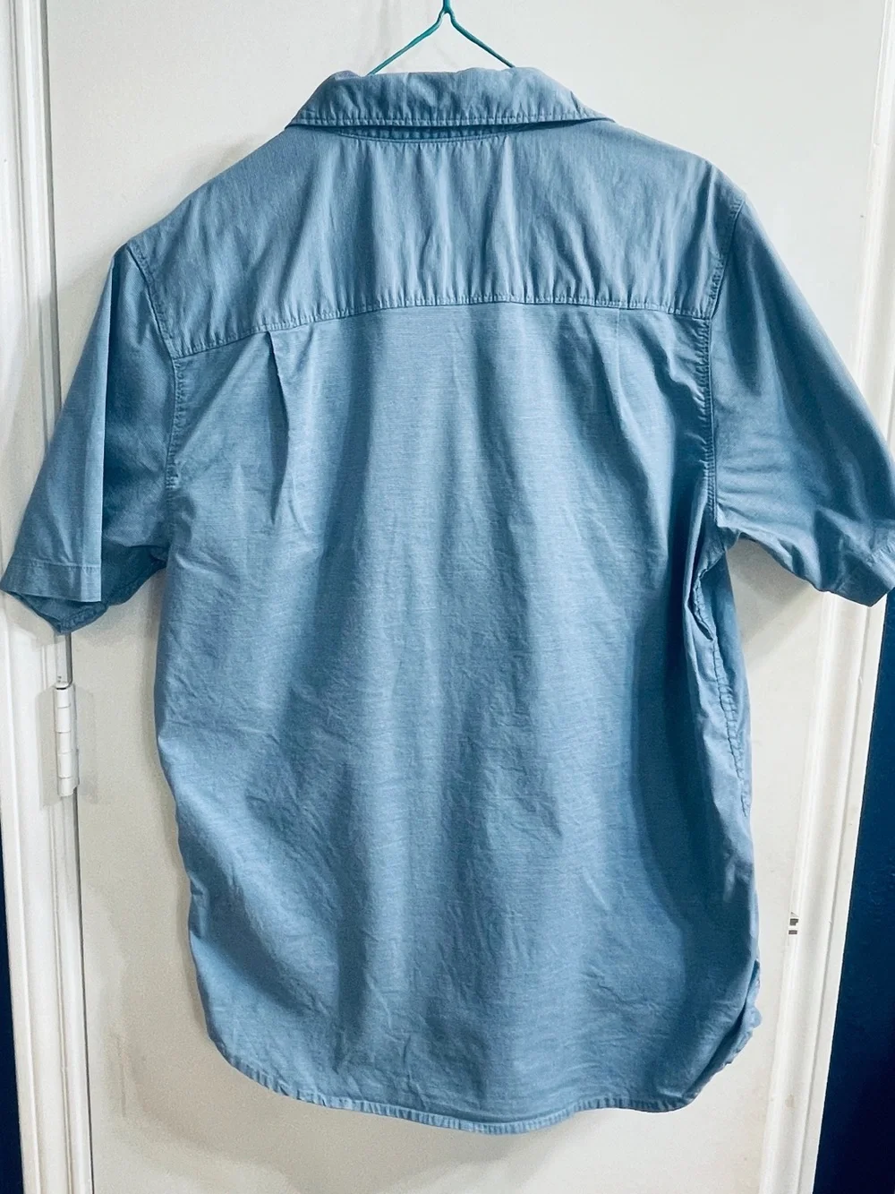 The North Face Men's Light Blue and White Stripe Short-Sleeve Button-Up Shirt